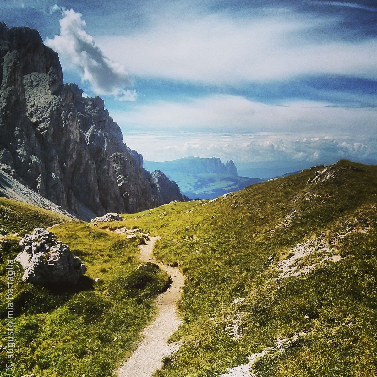 Verso Selva, sullo sfondo Alpe di Siusi